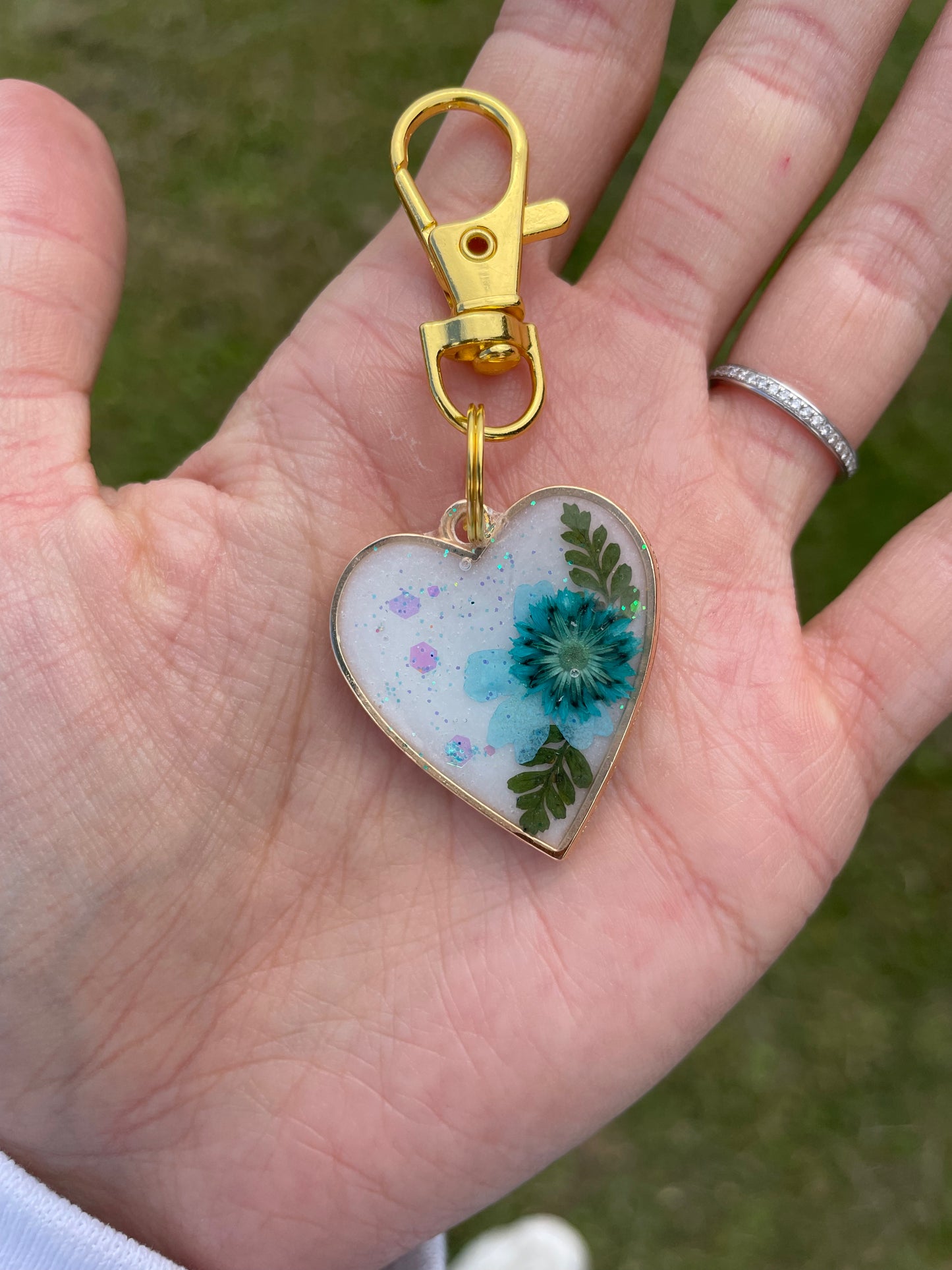 Dainty blue heart